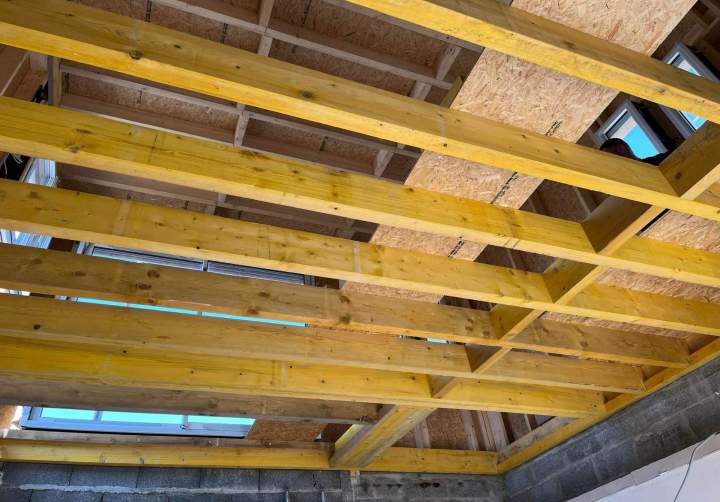 Pose de charpente en bois Ouistreham